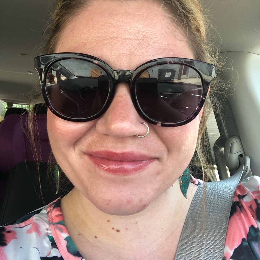 Meet your Posher, Jenn